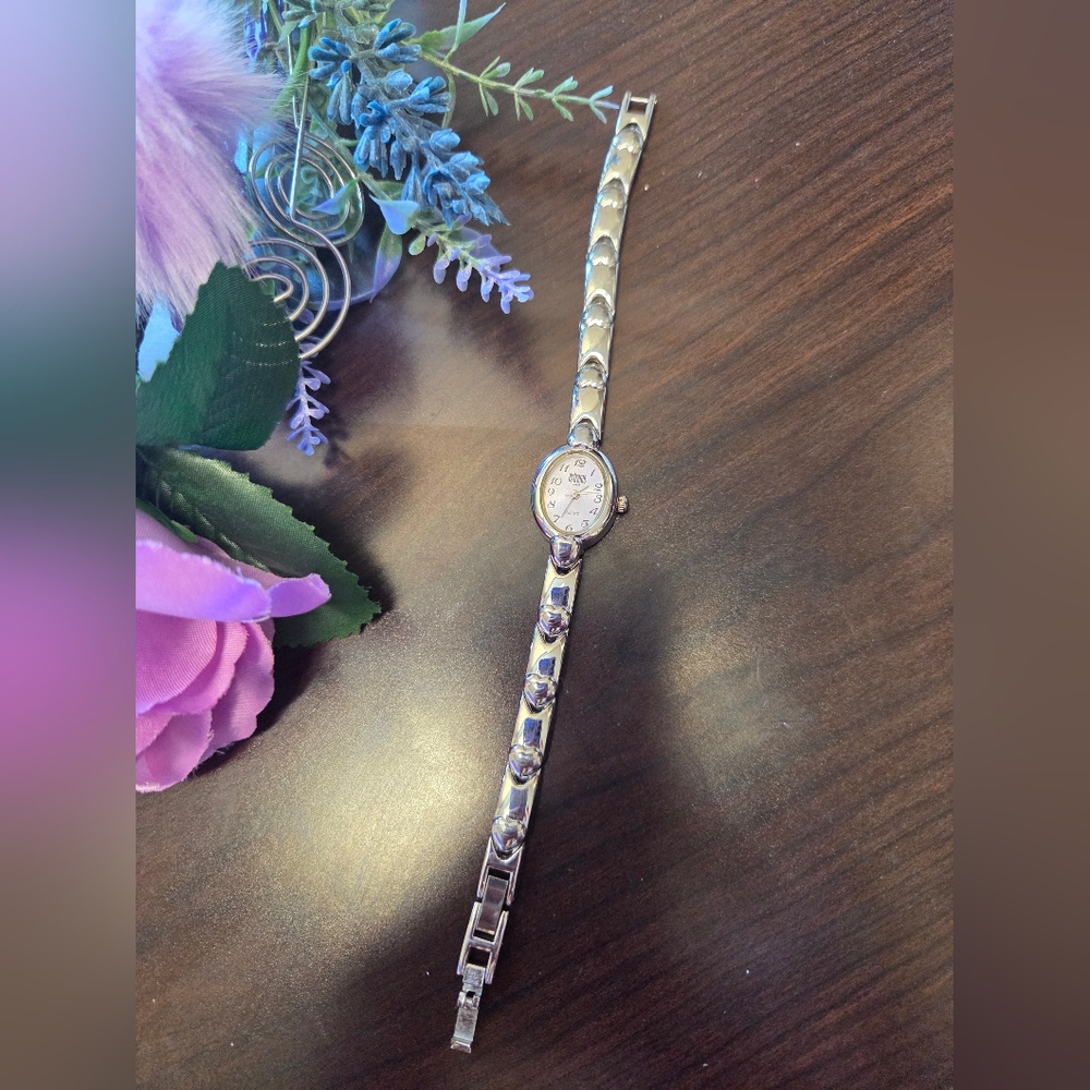 Extreme Silver Tone Bracelet Quartz Watch - Picture 1 of 7